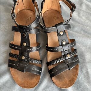 Earth Origins sandals, Kendall